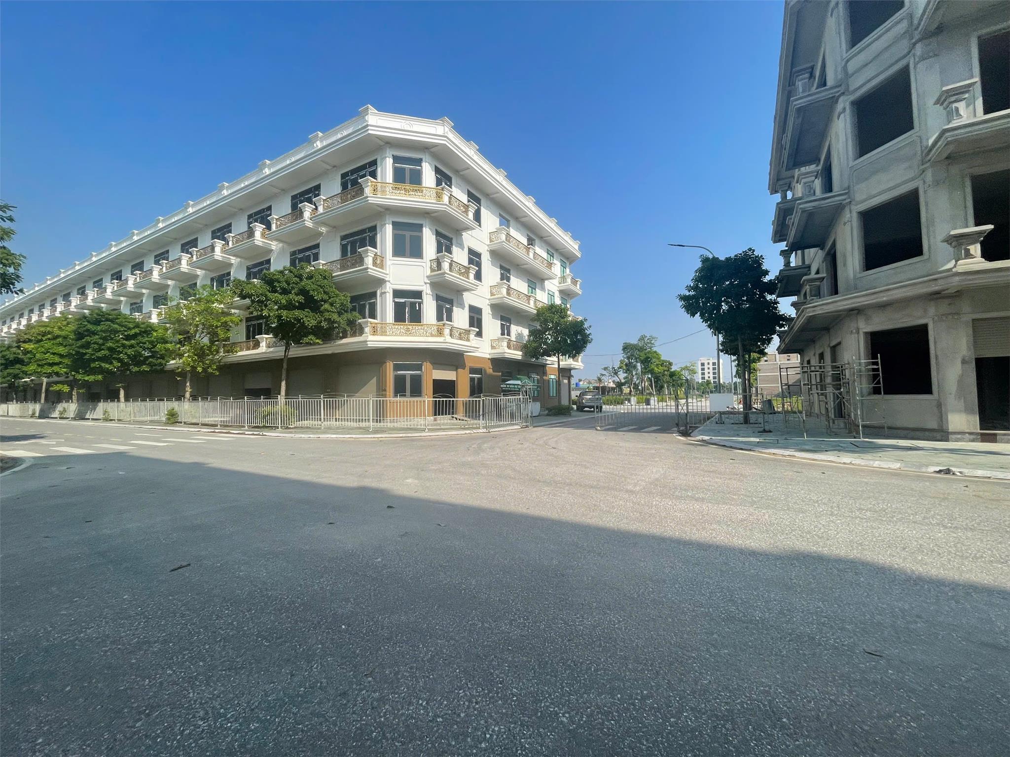 SANG TÊN SỔ NGAY. NHÀ PHỐ MỚI XÂY 4 TẦNG. KĐT ĐẸP NHẤT TP.THANH HÓA.. CĐT: 0966 343 969