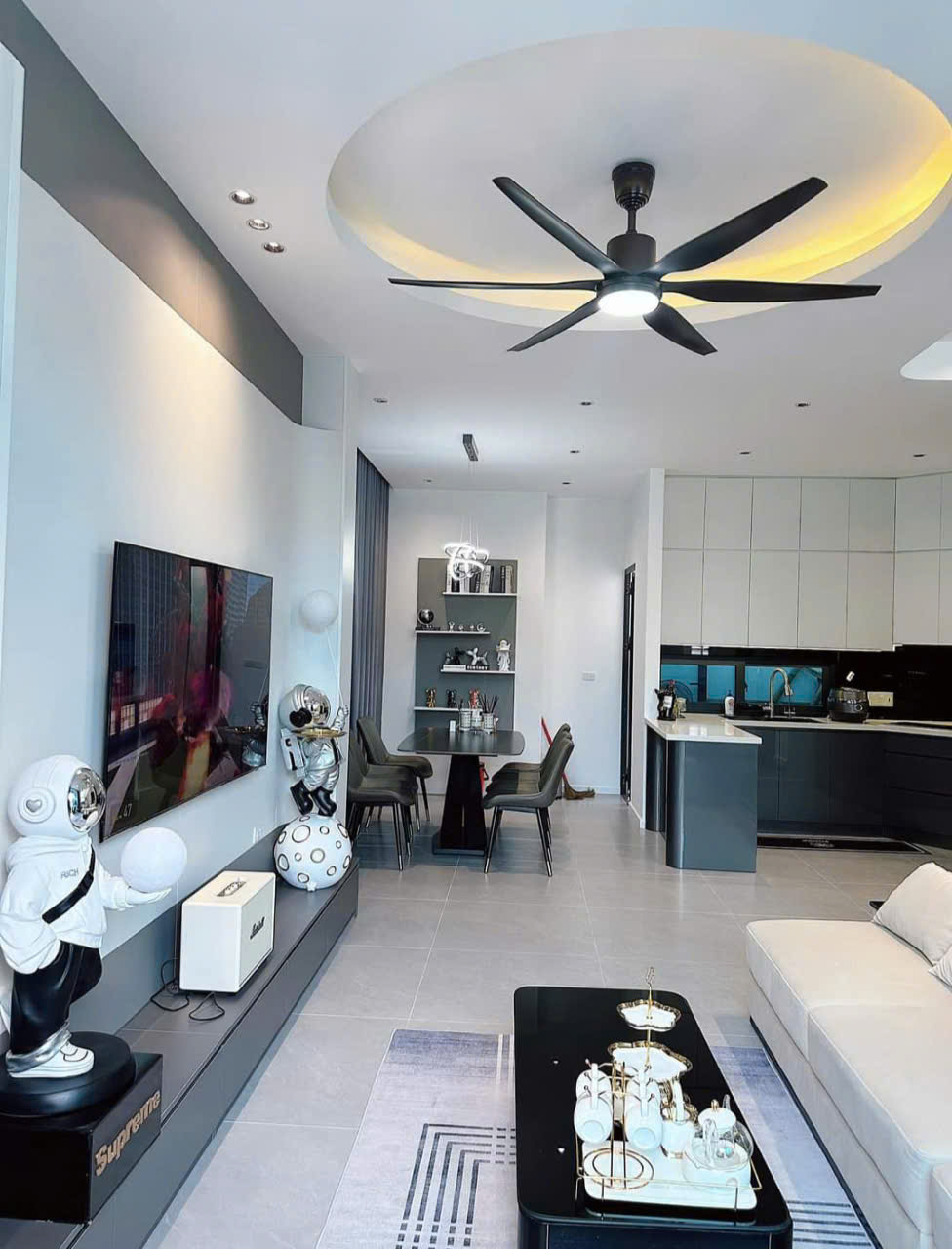 * SIÊU PHẨM CỔ LINH - 46M SÁT PHỐ - NGÕ NÔNG - 6 TẦNG - THANG MÁY - MỚI TOANH - ĐỐI DIỆN AEON MALL- GẦN 8 TỶ- HIẾM