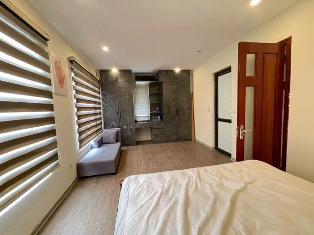 NHÀ ĐẸP Ở LUÔN Ô TÔ QUA NHÀ, 36M2, 5 TẦNG, 6.1 TỶ. BÁT KHỐI- LONG BIÊN.