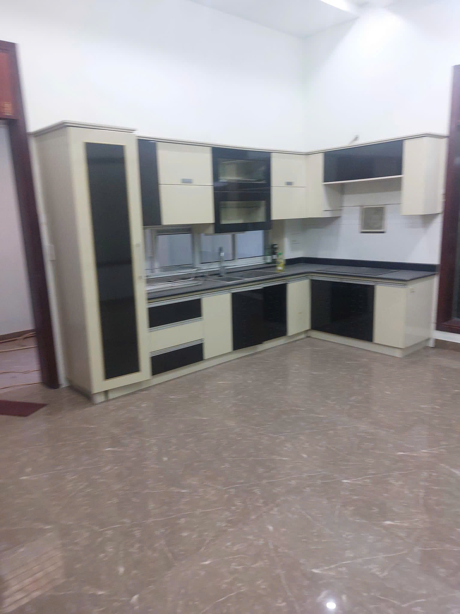 180m2