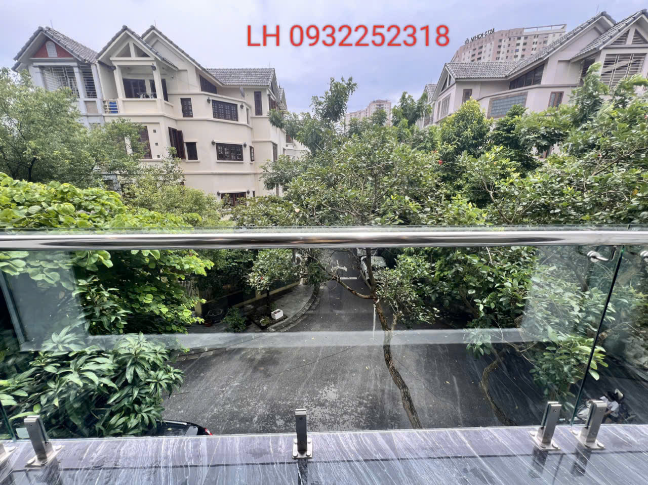 GIA ĐÌNH CẦN BÁN GẤP- NHÀ THẠCH BÀN 61 M- MT 4,2M- GARA -THANG MÁY - ĐƯỜNG 12M- - KINH DOANH SIÊU ĐỈNH - 18 TỶ (TL)