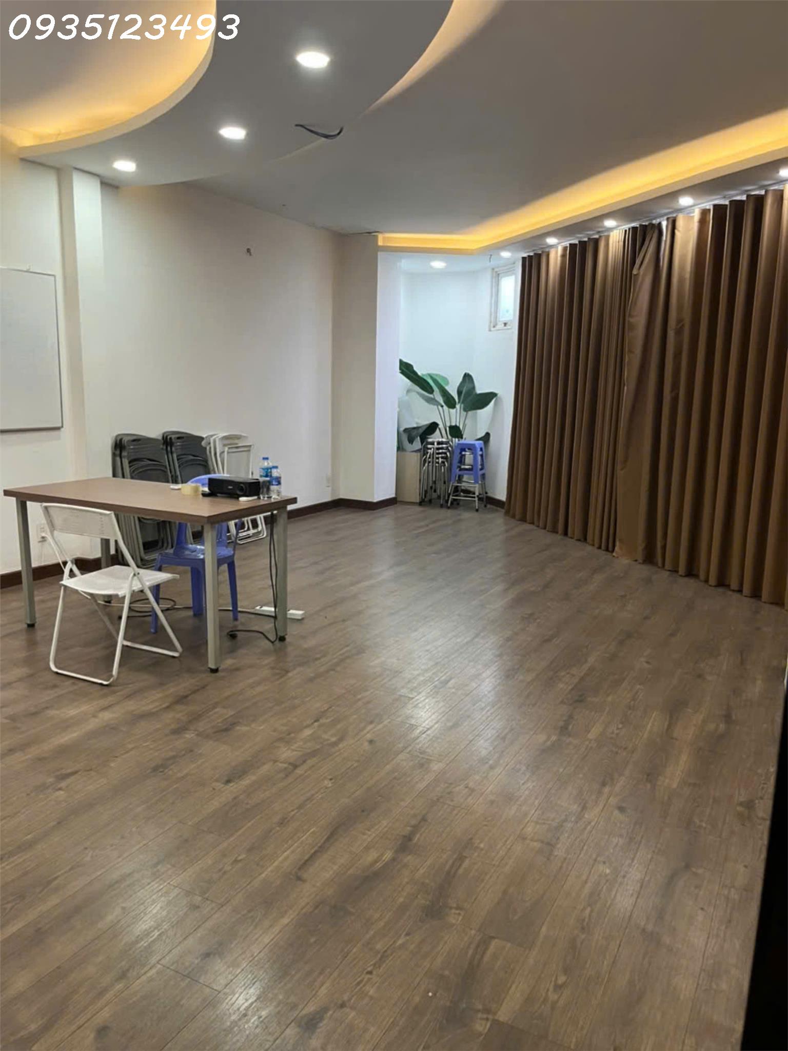 Cho thuê Văn Phòng giá rẻ Nguyễn Sơn, ~38m2, Đầy đủ trang thiết bị, máy lạnh, giờ tự do, P Phú Thạnh, Tân Phú