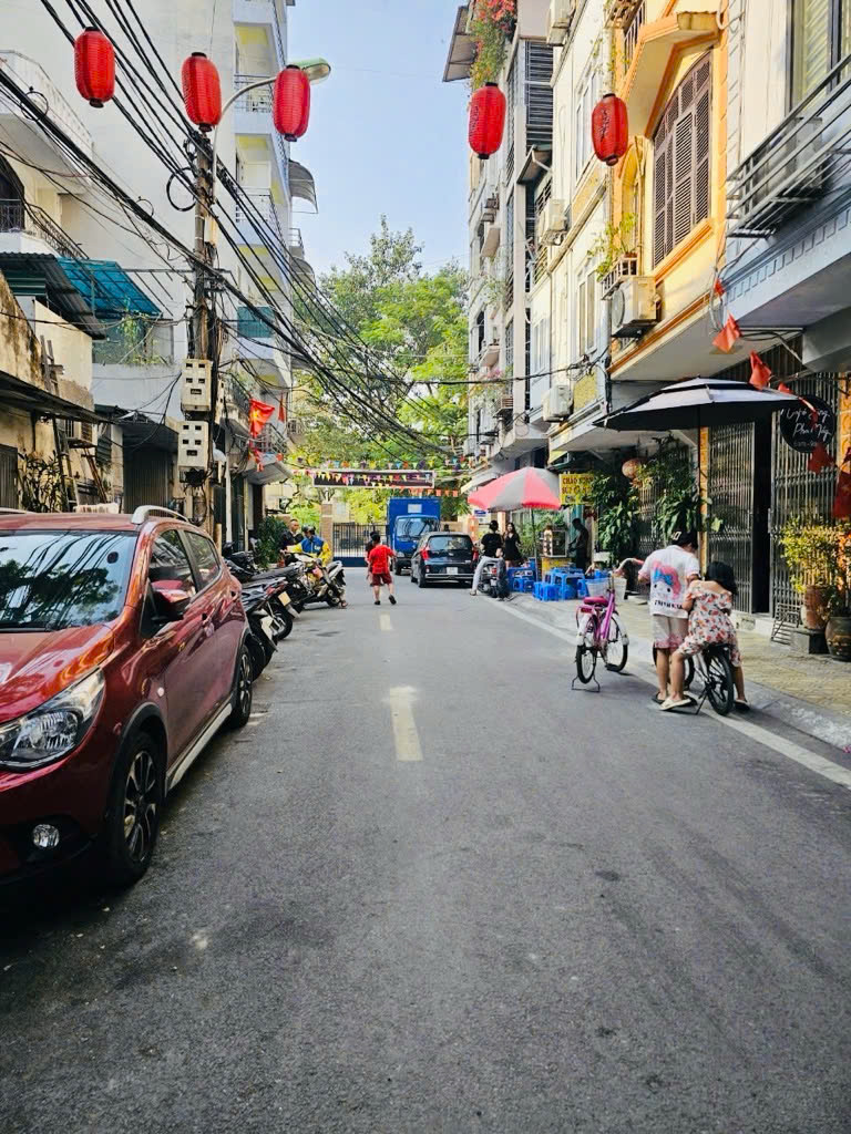 Hiếm – Ba Đình – 4 tầng sổ đỏ- Ngõ nông gần ô tô- 3.95 tỷ