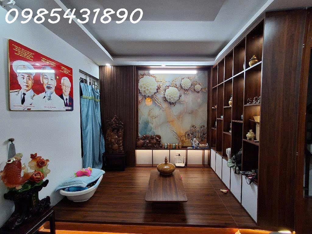 Bán nhà đẹp hơn hoa khôi, phố Kim Giang, Hoàng Mai, ô tô cách nhà hơn 20m, gần trường Thăng Long, DT 40m2, lô góc, 5