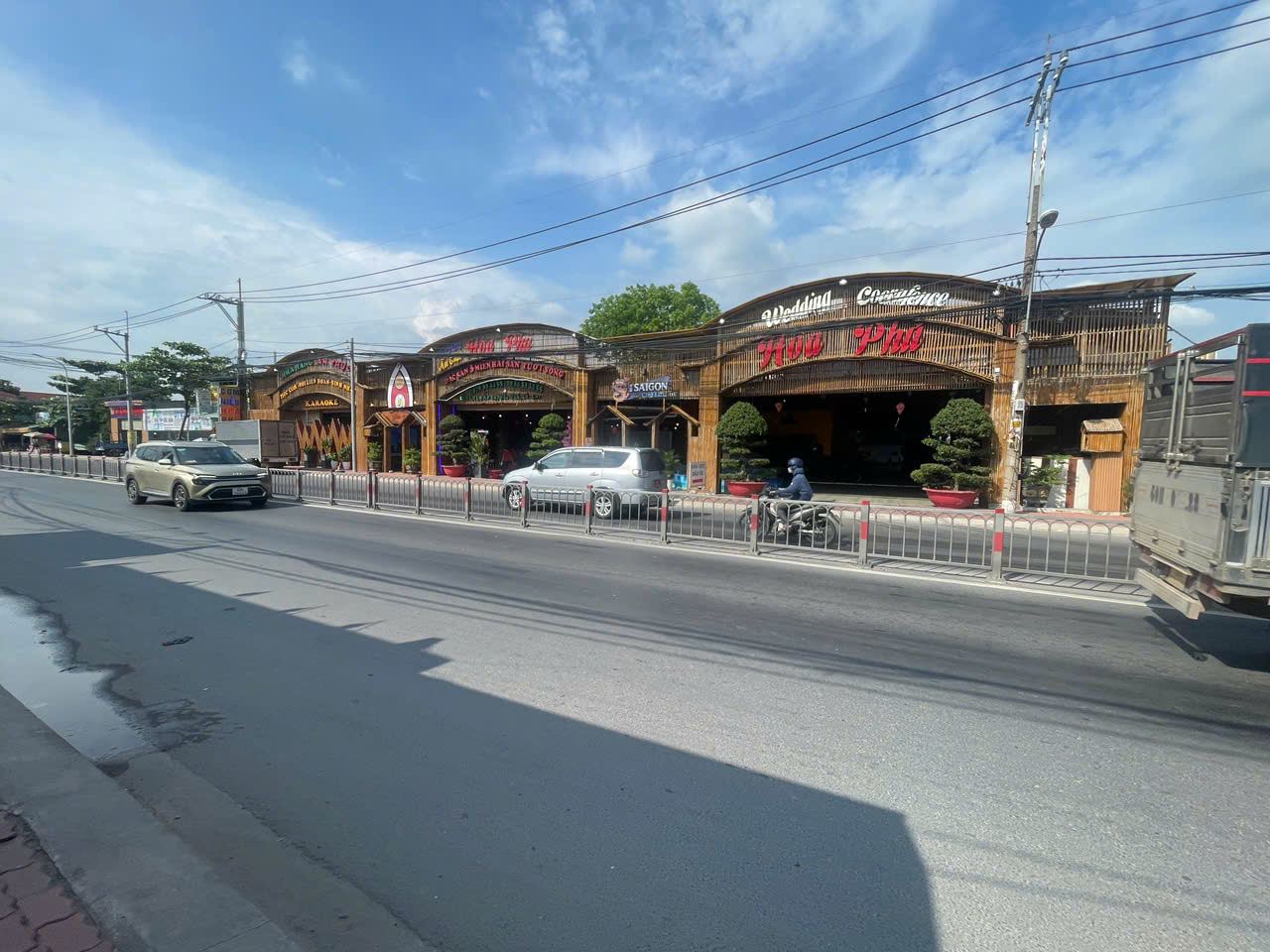Bán đất tặng nhà hàng mặt tiền đường Tỉnh Lộ 8, Củ Chi, 4500m2 ngang 45m, tương lai 3 mặt tiền đường. Gía 85 tỷ còn