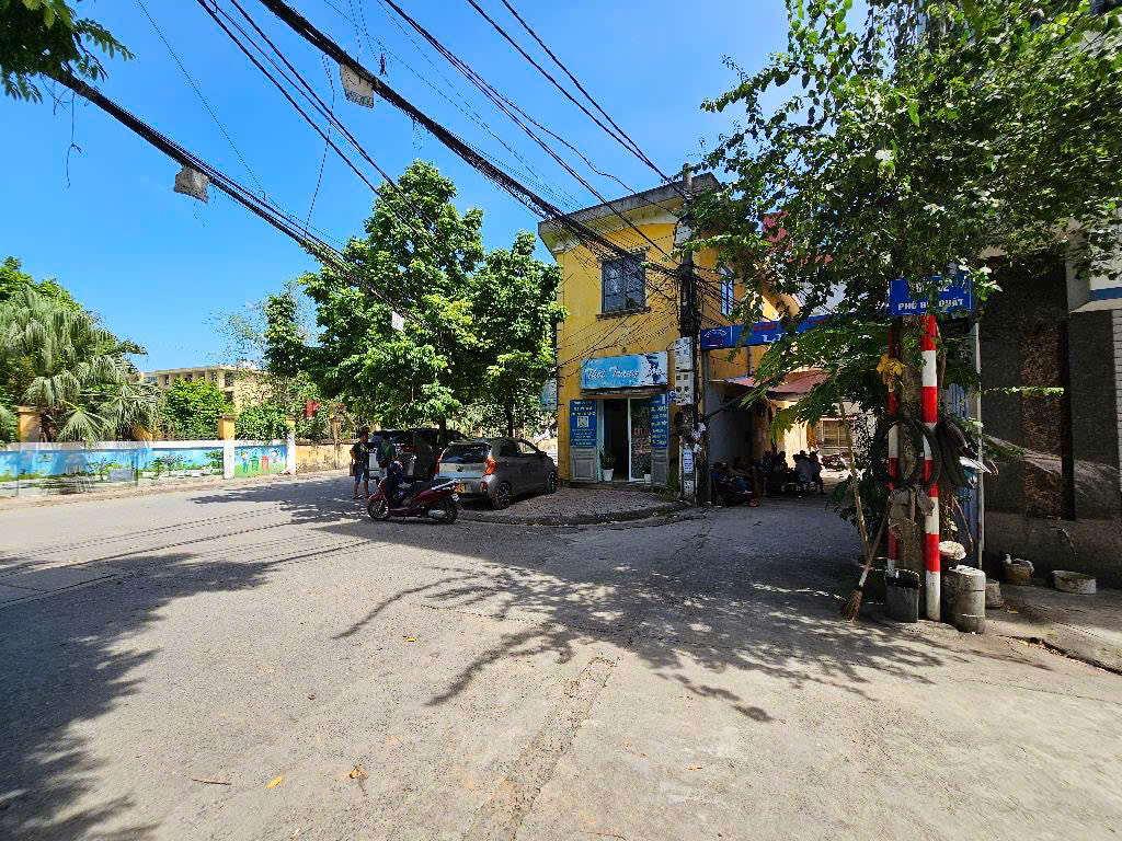 BÁN NHÀ CHÍNH CHỦ GIA QUẤT- LONG BIÊN DIỆN TÍCH 40M, 4 TẦNG, GIÁ 6,5 TỶ. NHÀ RỘNG THÊNH THANG, SẴN GARA Ô TÔ, VỊ TRÍ