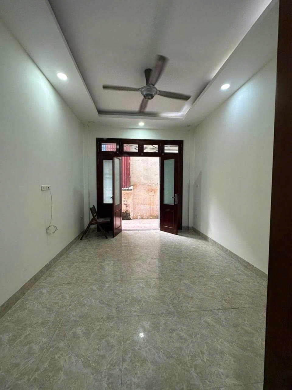 6 tỏi nhà 5 tầng ,Dt 33m2 tại trung tâm Mộ Lao Hà Đông, nhà đẹp dân xây chắc chắn. ở ngay, tiện ích k thiếu gì , an