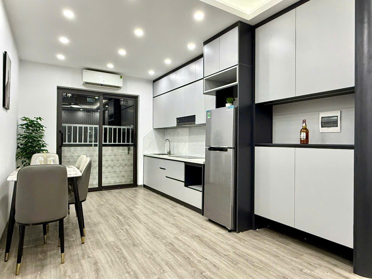 Bán căn hộ đẹp như mơ, phù hợp với gia đình nhỏ mới xây dựng tổ ấm, Diện tích 56m, thiết kế 2PN, Tiện ích đây đủ. Tòa