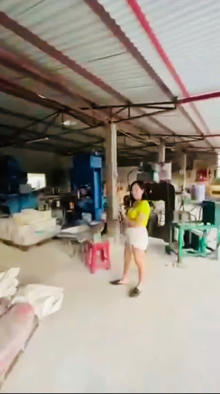 KHO XƯỞNG GIÁ RẺ – CHÍNH CHỦ CÓ 2 KHO XƯỞNG LIỀN KỀ 4300M2 CẦN CHO THUÊ HOẶC BÁN GẤP – ĐỨC CHÁNH – QUẢNG NGÃI