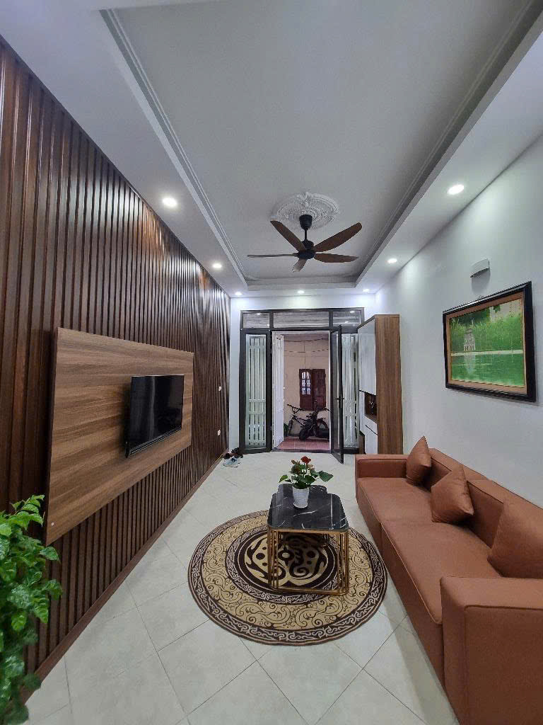 SIÊU PHẨM NHÀ PHỐ NGUYỄN VĂN CỪ - NGÕ THÔNG, Ô TÔ TRÁNH, NHÀ THIẾT KẾ 4 TẦNG HIỆN ĐẠI DIÊN TÍCH 38M GIÁ NHỈNH 8