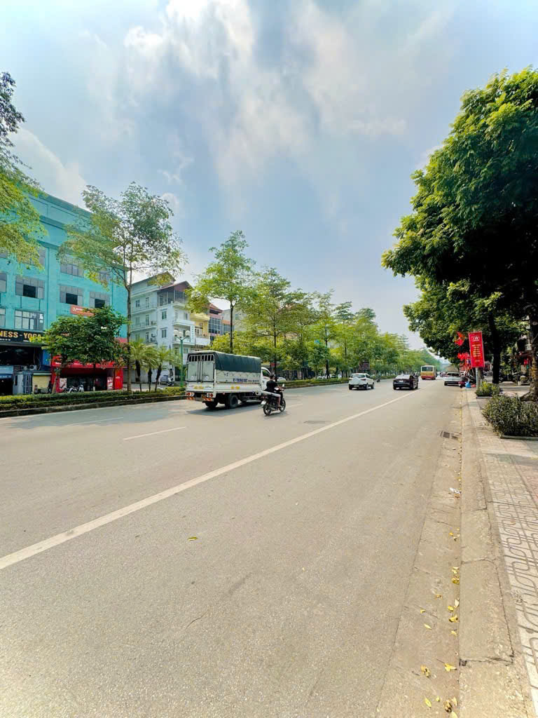 CHÍNH CHỦ BÁN NHÀ VŨ ĐỨC THẬN- LONG BIÊN. DIỆN TÍCH 65M, GIÁ 14 TỶ MẶT TIỀN ĐẸP, NHÀ 3 TẦNG, KINH DOANH SẦM UẤT.