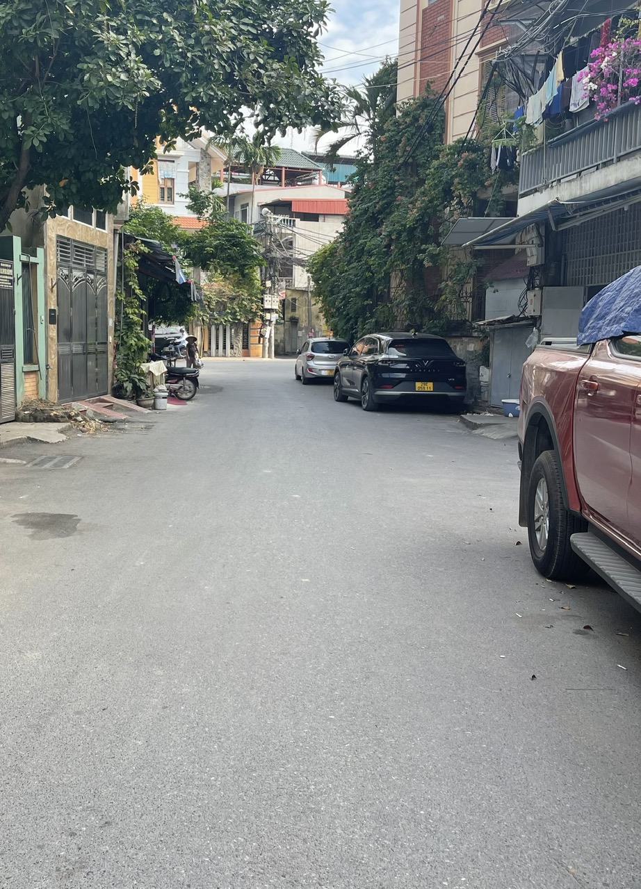 CHÍNH CHỦ NHỜ BÁN GẤP CCMN LA KHÊ 65 M2,GI.Á 8.8 TỶ. DÒNG TIỀN ỔN ĐỊNH 600TR/NĂM, NGÕ Ô TÔ TRÁNH, FULL NỘI THẤT