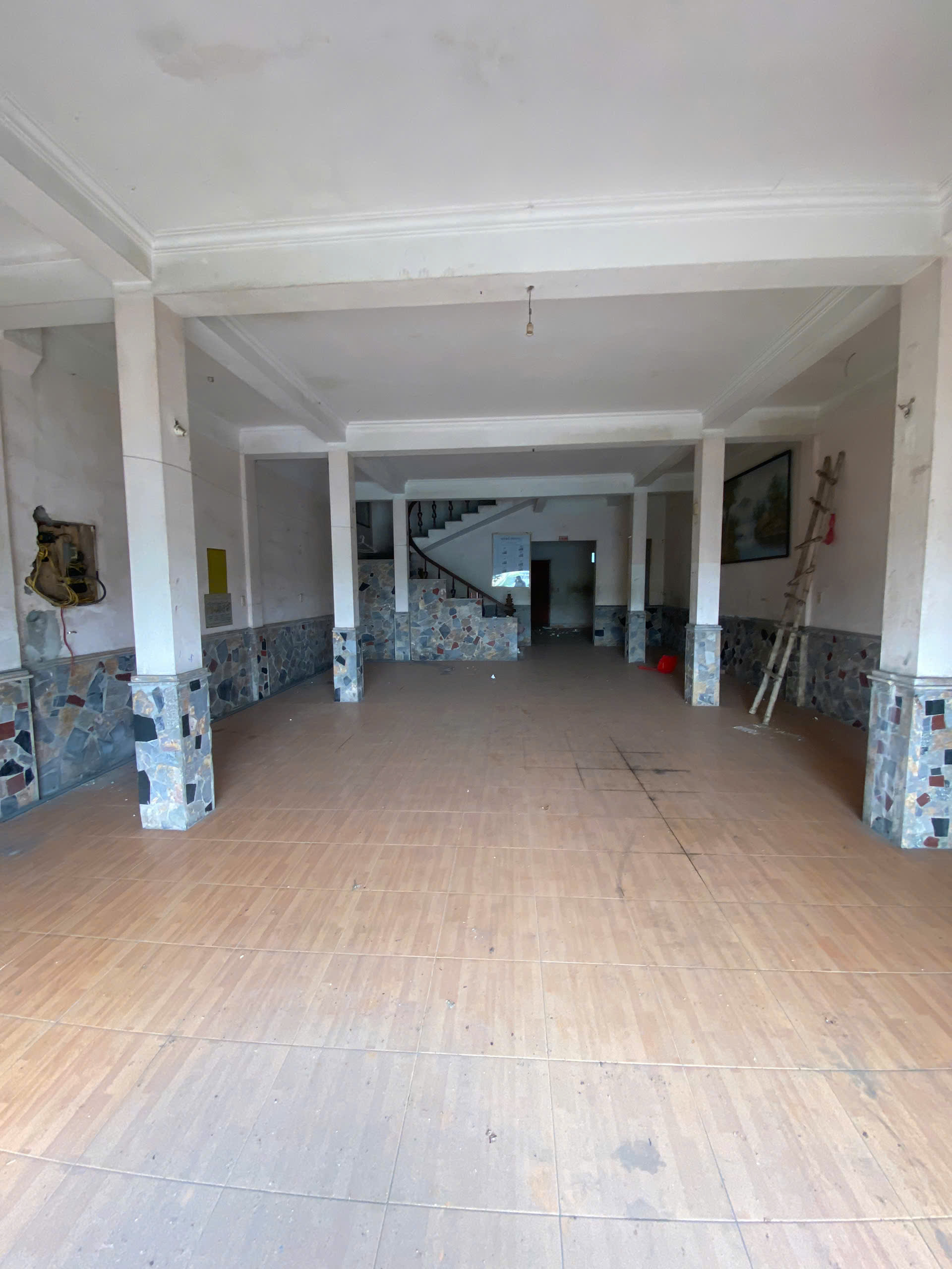 142m2