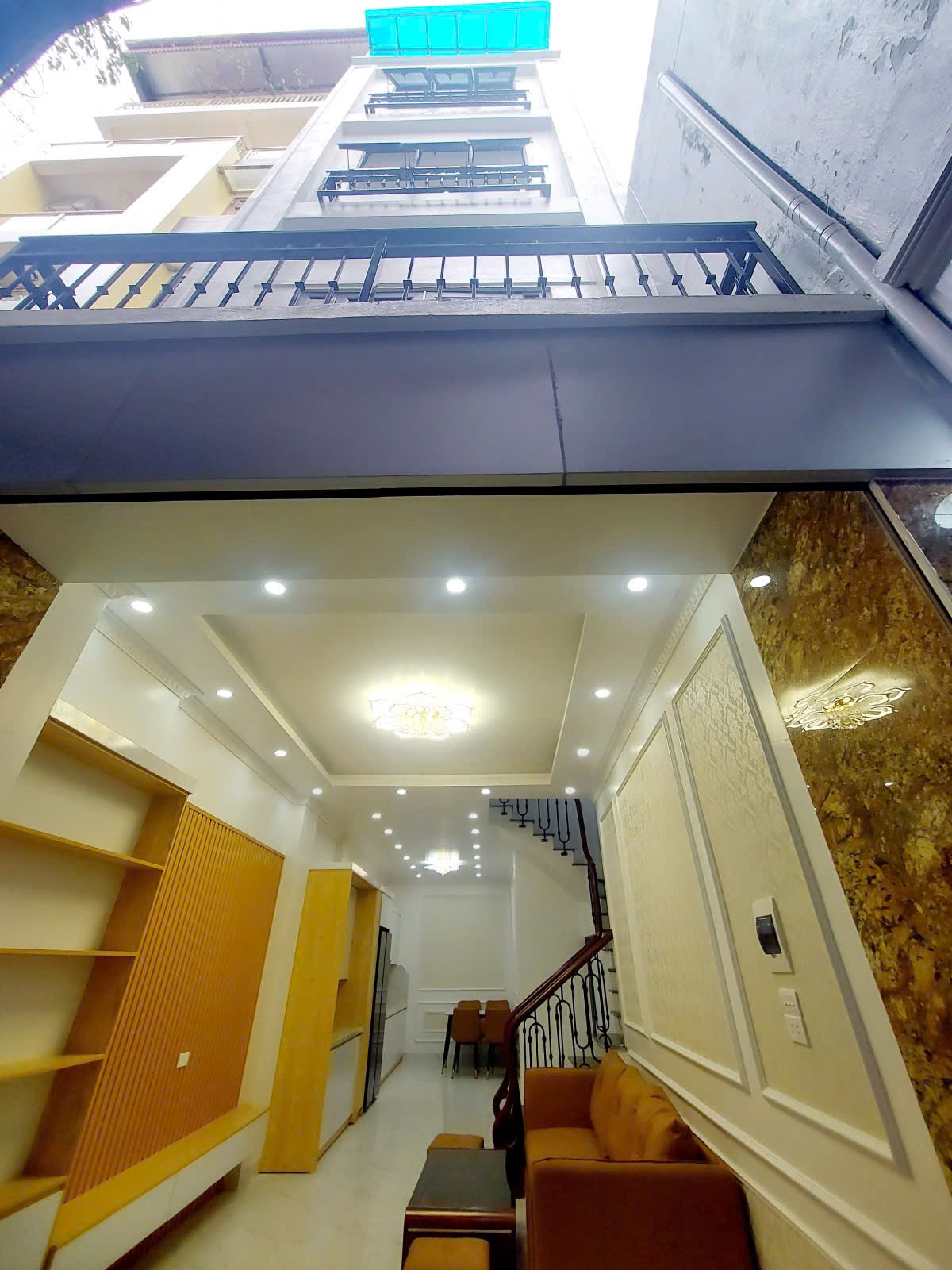 Bán nhà riêng Văn Chương - Đống Đa - 40m 5 tầng 6 ngủ view hồ - nhà mới ở ngay - hơn 6 tỷ lh 0817606560