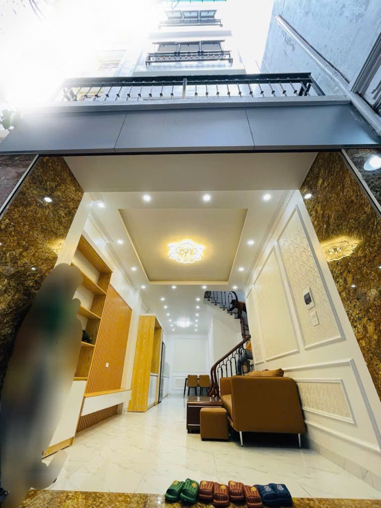 ĐỐNG ĐA - HIẾM HÓT - DIỆN TÍCH RỘNG - 6 PHÒNG VỪA Ở VỪA CHO THUÊ - 30M Ô TÔ - GẦN HỒ Văn Chương 6.85 tỷ Đống