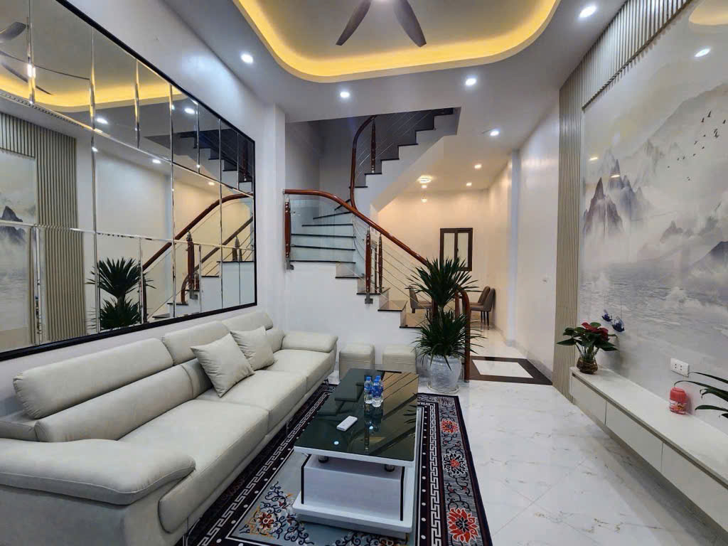 Siêu phẩm Nhà đẹp Ngọc Thụy - Long Biên, nhà diện tích 44m 5 tầng, ô tô tránh,công nâng đủ cả giá chỉ nhỉnh 6 tỷ