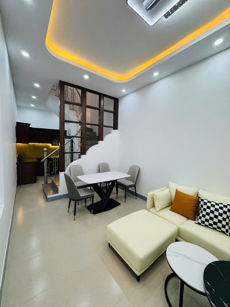 BÁN NHÀ ĐẸP THƯỢNG THANH- LONG BIÊN. DIỆN TÍCH 35M, XÂY 4 TẦNG, Ô TÔ ĐỖ TẬN CỔNG. THIẾT KẾ HIỆN ĐẠI TẶNG FULL NỘI THẤT,