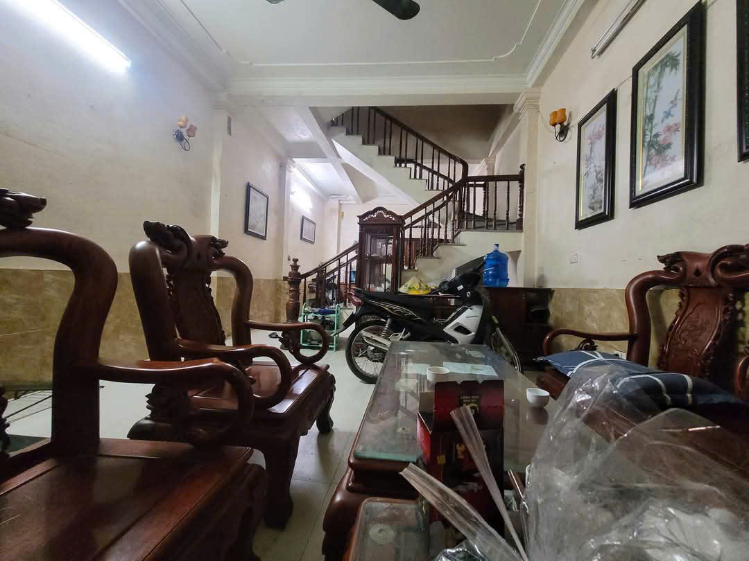 LÔ GÓC- 15 M RA MẶT PHỐ- NHÀ DÂN XÂY- ĐẦU TƯ ĐỈNH 8,96 tỷ - Nguyễn Khang 43m, 4 tầng, MT 4.5m Cầu GIấy