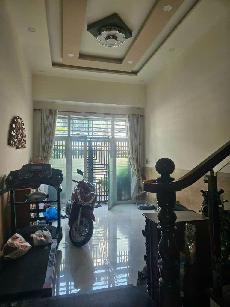 CÔNG SUẤT CHO THUÊ 50TR/THÁNG-MẶT TIỀN KINH DOANH ĐƯỜNG SỐ 5 NGAY CHỢ TÂN MỸ - NHÀ MỚI NỘI THẤT CAO CẤP- LỆCH TẦNG HIỀN