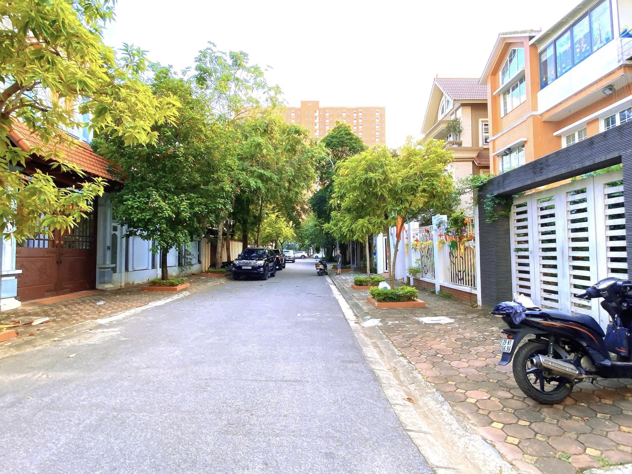 BIỆT THỰ SIÊU VIP KĐT MỚI NGHĨA ĐÔ, CẦU GIẤY 300M2 4T MT 16M, CHỈ 73 TỶ