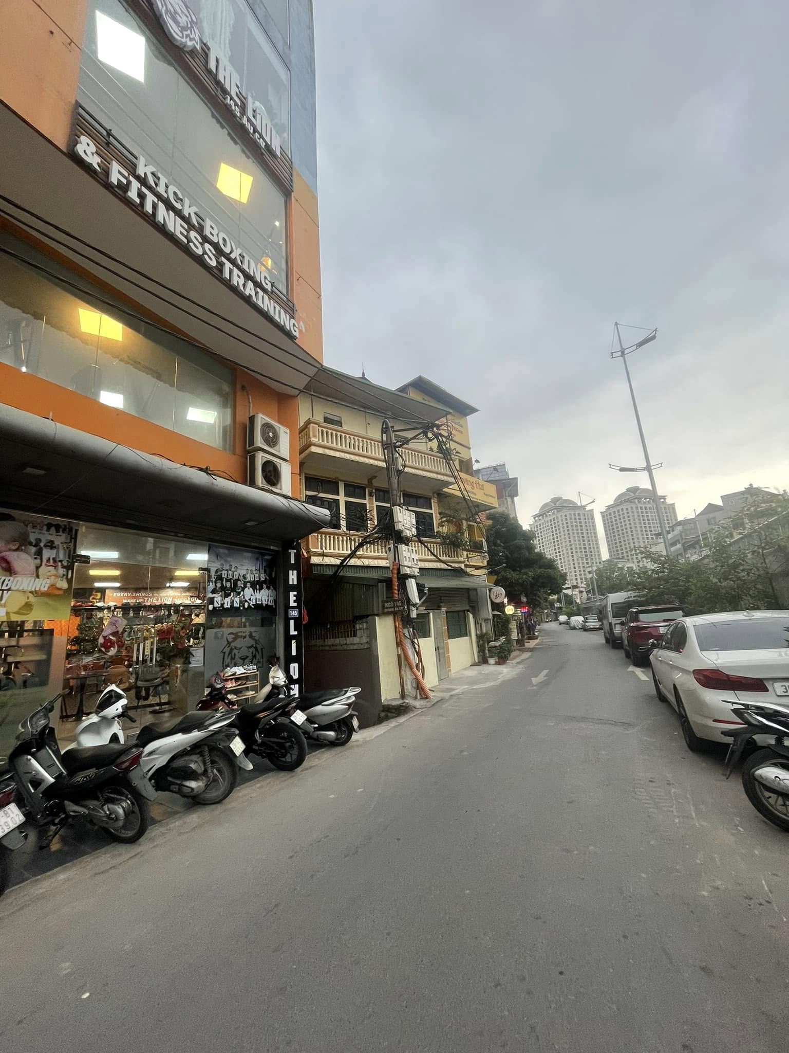 Bán Nhà Mặt Phố Âu Cơ, Tây Hồ 208m2 7T, MT 6m, Đắc Địa, Ở & KD, Chỉ 83.5 Tỷ