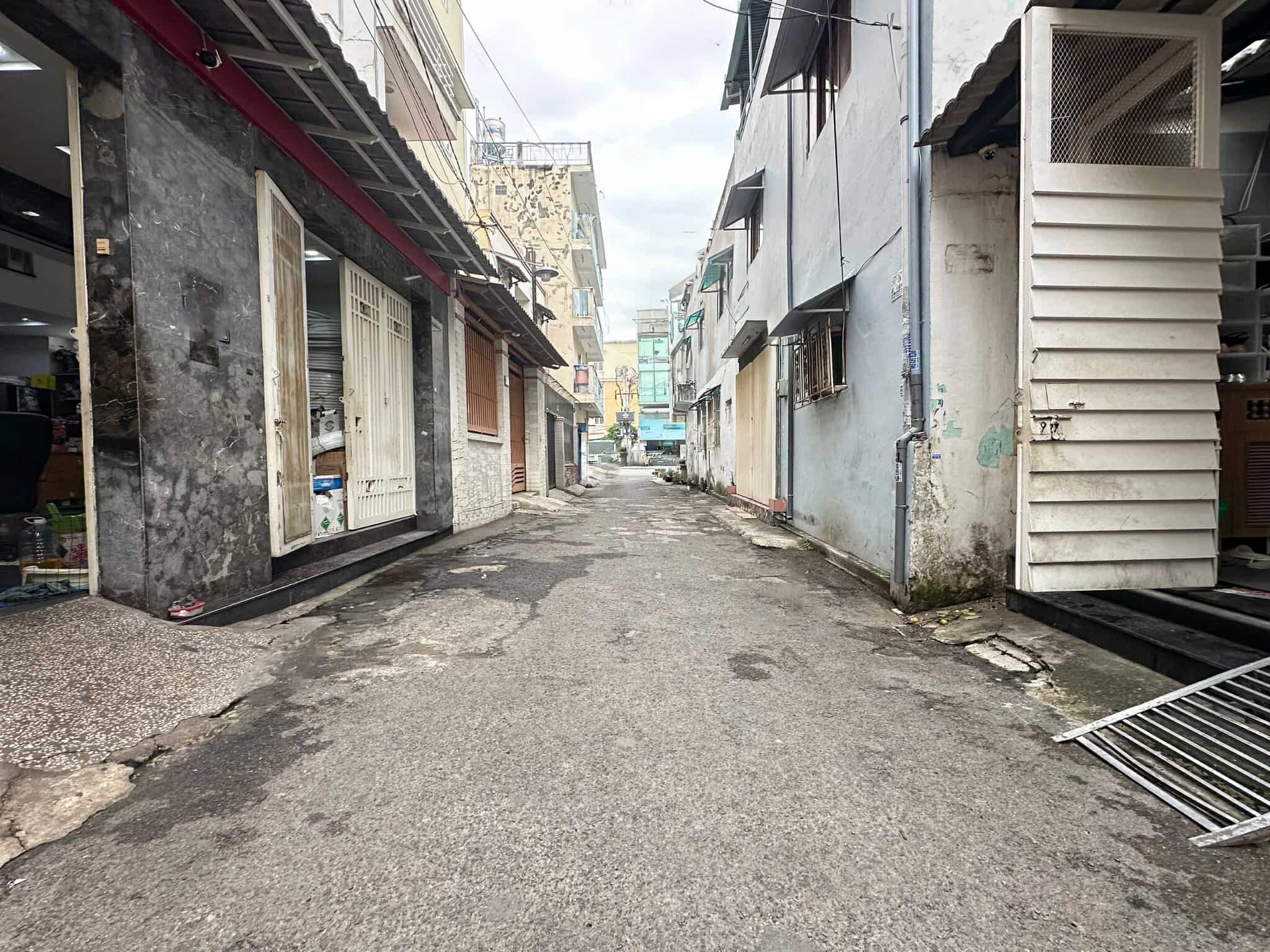 HẺM 6M - SAU LƯNG MẶT TIỀN LÊ VĂN DUYỆT - GIÁP Q1 - HXT 1 TRỤC - 62M2 - 5 TẦNG - CHỈ 9.5 TỶ TL.