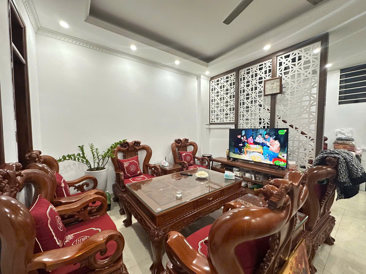 LẠC LONG QUÂN 38M2 _ MẶT TIỀN RỘNG 5,5M _ 5 TẦNG THIẾT KẾ HIỆN ĐẠI - HAI MẶT NGÕ THOÁNG TRƯỚC SAU - GIAO THÔNG THUẬN TIỆN THÔNG SANG VÕ CHÍ CÔNG