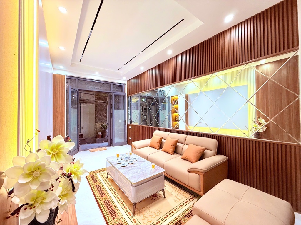 Nhà riêng tại Lĩnh Nam, Hoàng Mai, Hà Nội, với diện tích 34 m2, x 5Tầng giá chỉ 5 tỷ