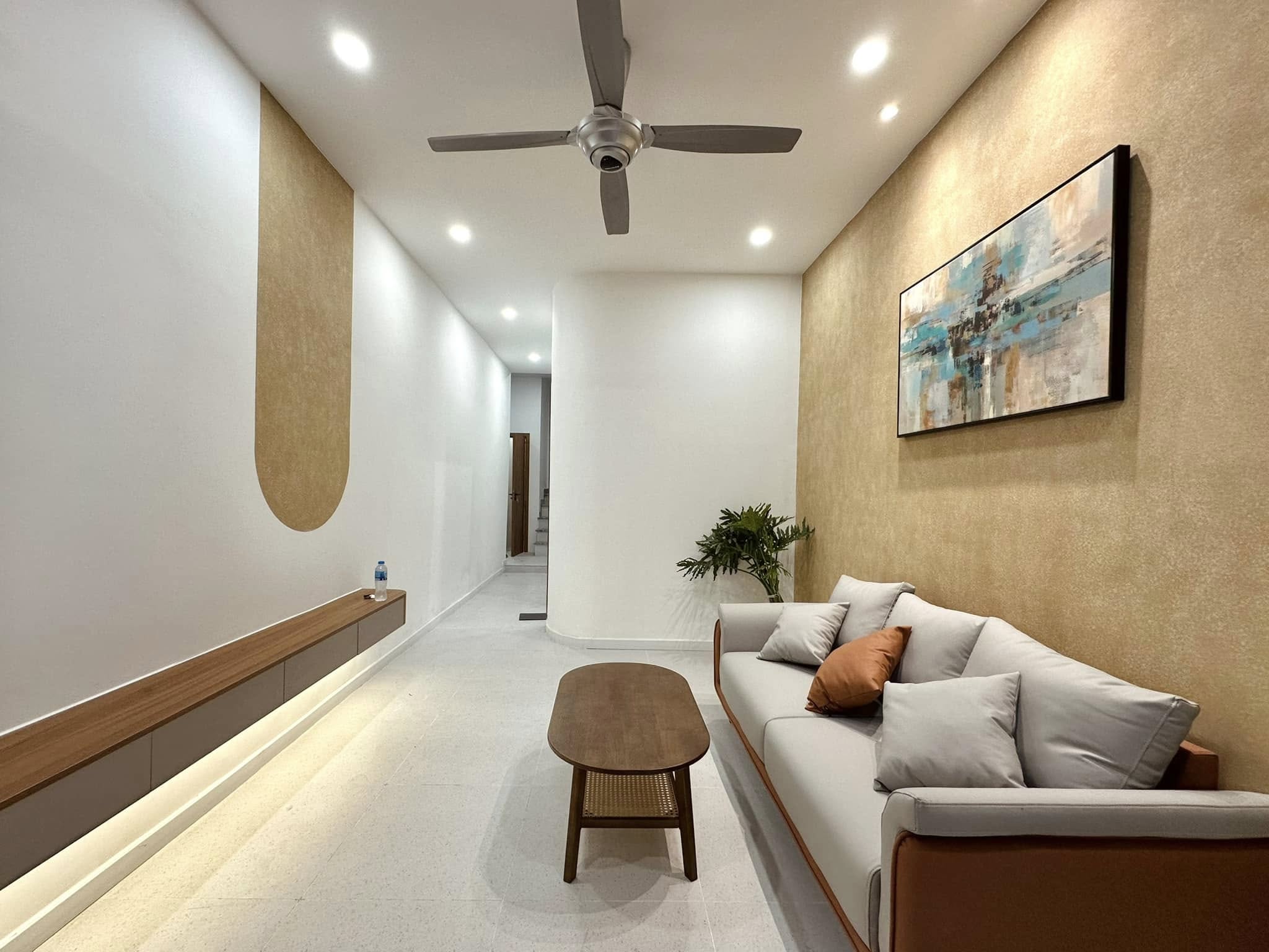 Bán Ngôi Nhà 7 tầng, 50m2, Tâm Điểm Ngô Gia Tự, Long Biên – Tiện Nghi, Hiện Đại, Giá Trị Tăng Cao