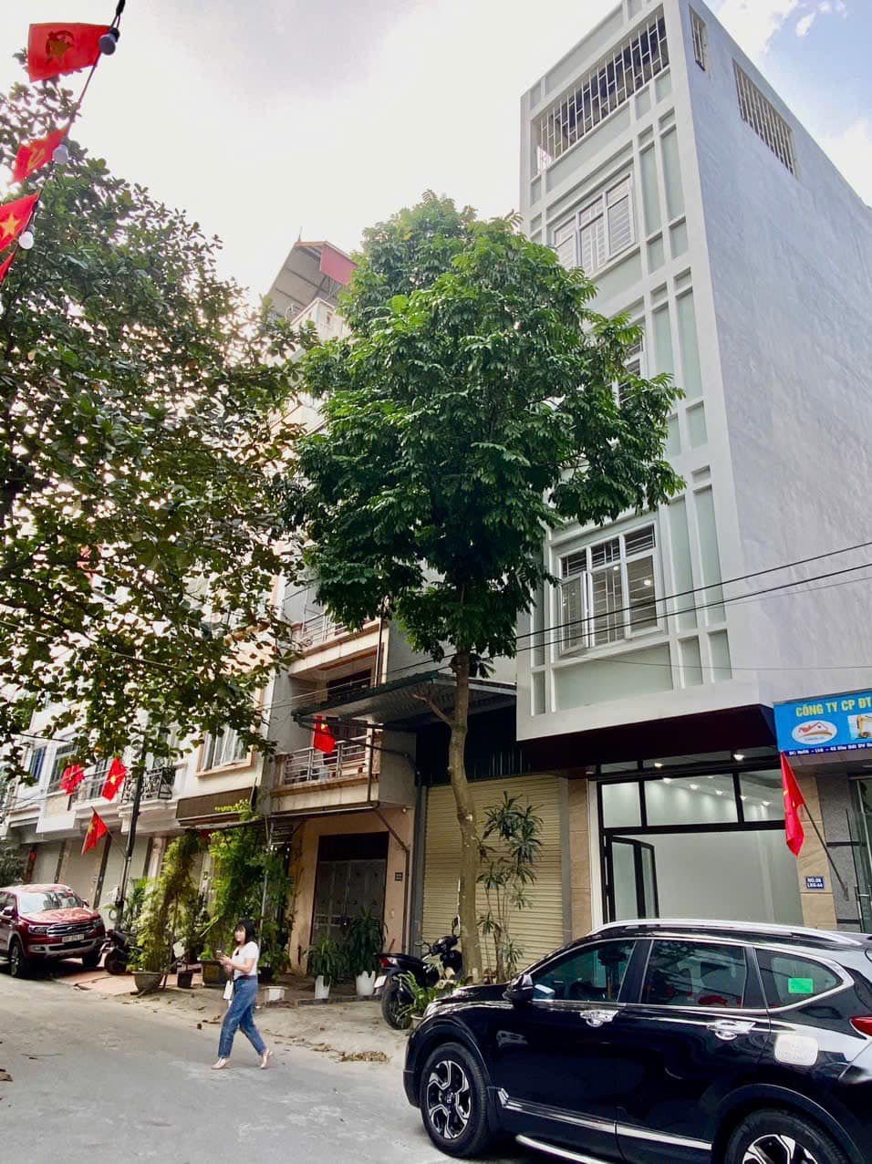 Ô tô tránh dừng đỗ ngày đêm trước nhà, Đại Mỗ - 86m2 - MT 5.1m - 4 tầng giá nhô 10 tỷ, khu vực tiềm năng phát triển