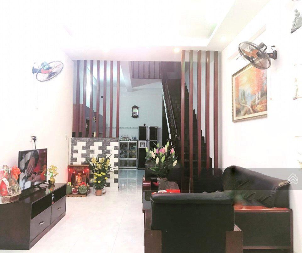 Bán nhà mặt tiền giá 5.7 tỷ đường Kiến Thiết - Tp Nha Trang. Giá rẻ nhà kiên cố xây rất đẹp