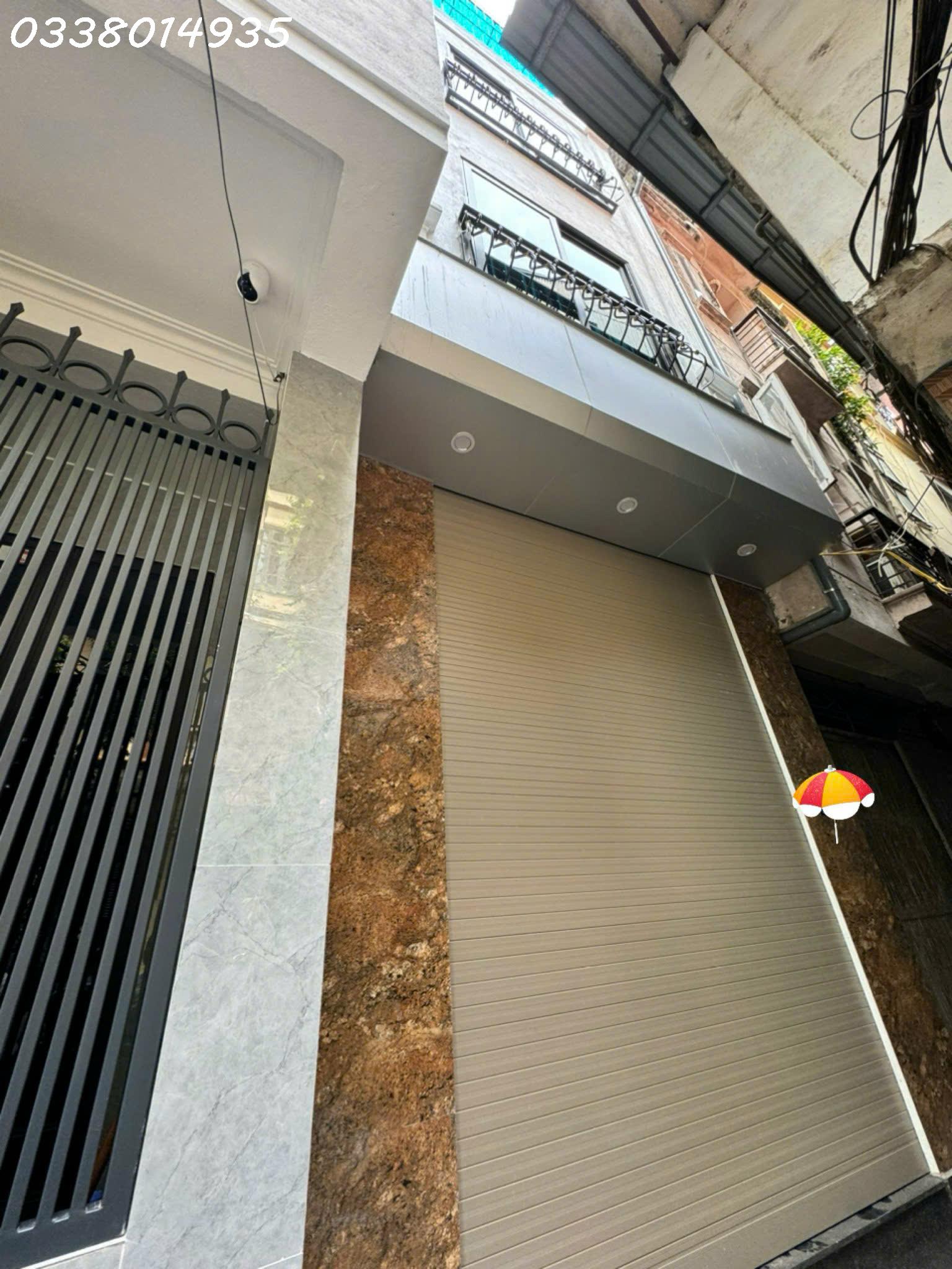 Bán nhà tại ngõ 135 Đội Cấn, Ba Đình, Hà Nội. Giá 9,8 tỷ, SĐCC, Diện tích: 54m2. Liên hệ: 033 801 4935