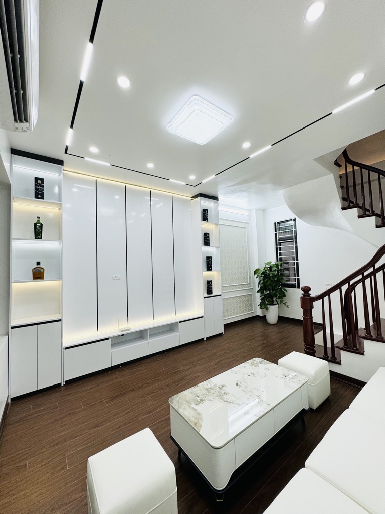 VŨ TRỌNG PHỤNG - THANH XUÂN, 10M RA PHỐ, 2 THOÁNG, GẦN Ô TÔ, NGÕ THÔNG KD, 3 NGỦ -> 6,5 TỶ.