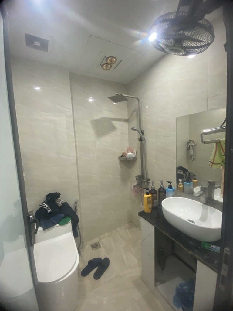 HIẾM NGÕ THÔNG- Ô TÔ TẢI QUA NHÀ- LÔ GÓC 2 MẶT NGÕ ,Chỉ 4,25 T Có nhà Lĩnh Nam 40M x 3 Tầng