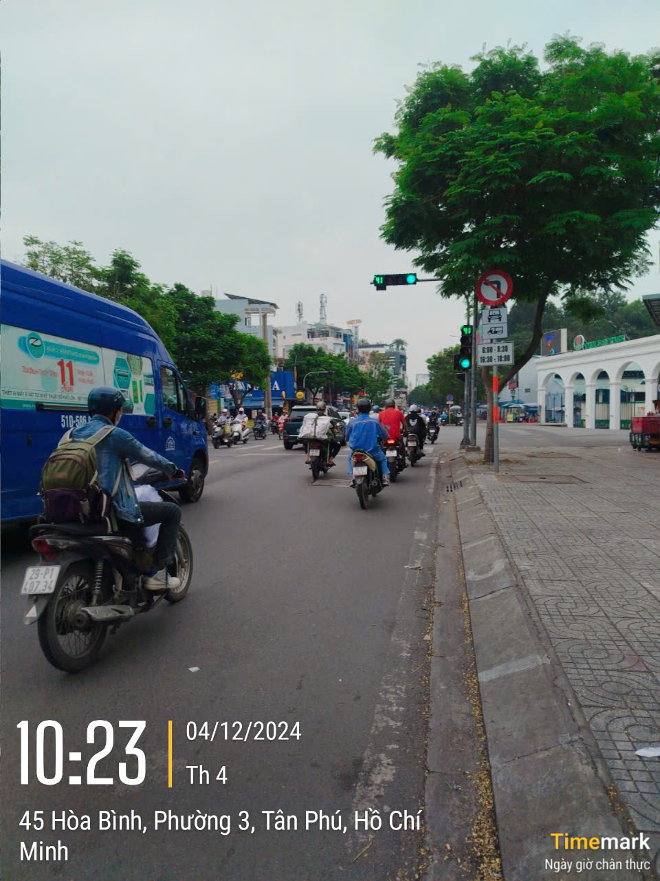 Ngộp khuông Việt - Đầm Sen Quận 11 - 4,5x18m2 - HXH tránh KD