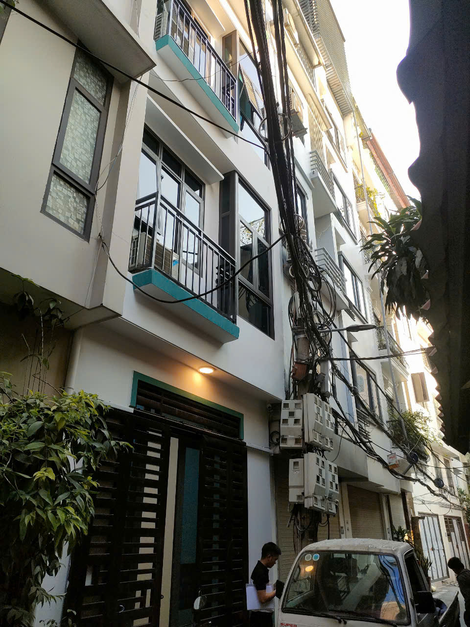 Bán nhà Lạc Long Quân, Diện tích 52m2, 5 tầng, 6P. ngủ khép kín, ngõ thông, ôtô qua nhà, gần LOTTE Tây Hồ