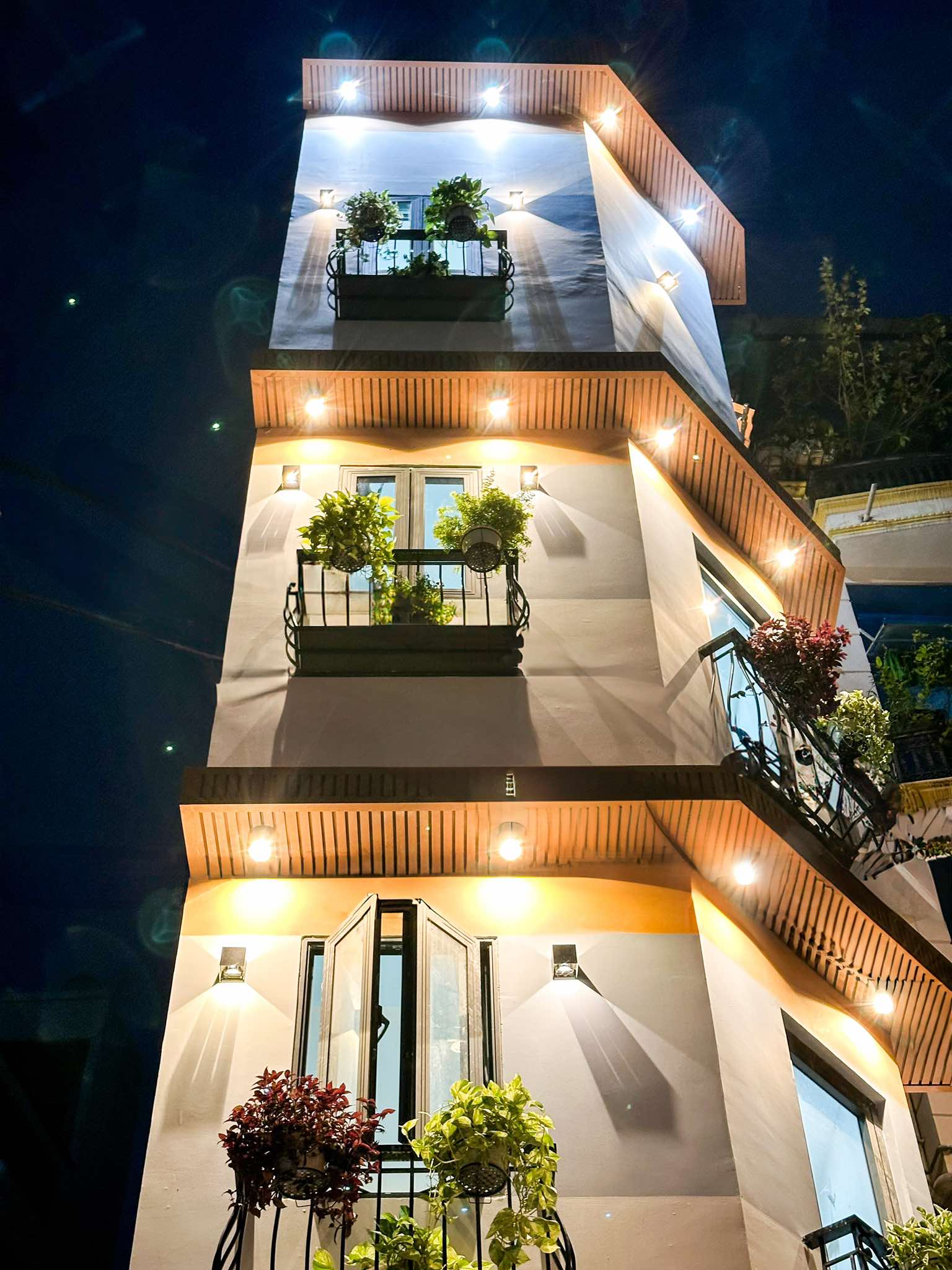 +1 BÁN NHÀ ĐẸP- P.12 - GẦN ĐẠI HỌC VĂN LANG - 5 PN - DT 25 TR - LÔ GÓC - HXT - 6.X