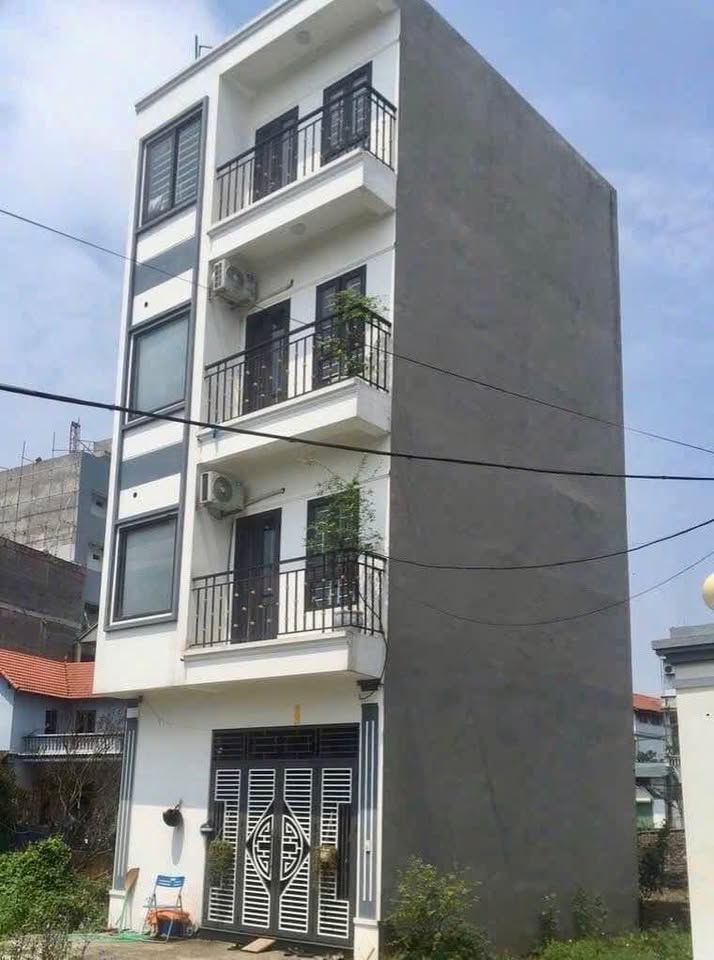 BÁN NHÀ LA TINH- ĐÔNG LA, OTO ĐỖ CỬA, 20M RA KHU ĐẤU GIÁ, 4 TẦNG Ở NGAY, MT 5M NỞ HẬU, SỔ ĐỎ CẤT KÉT