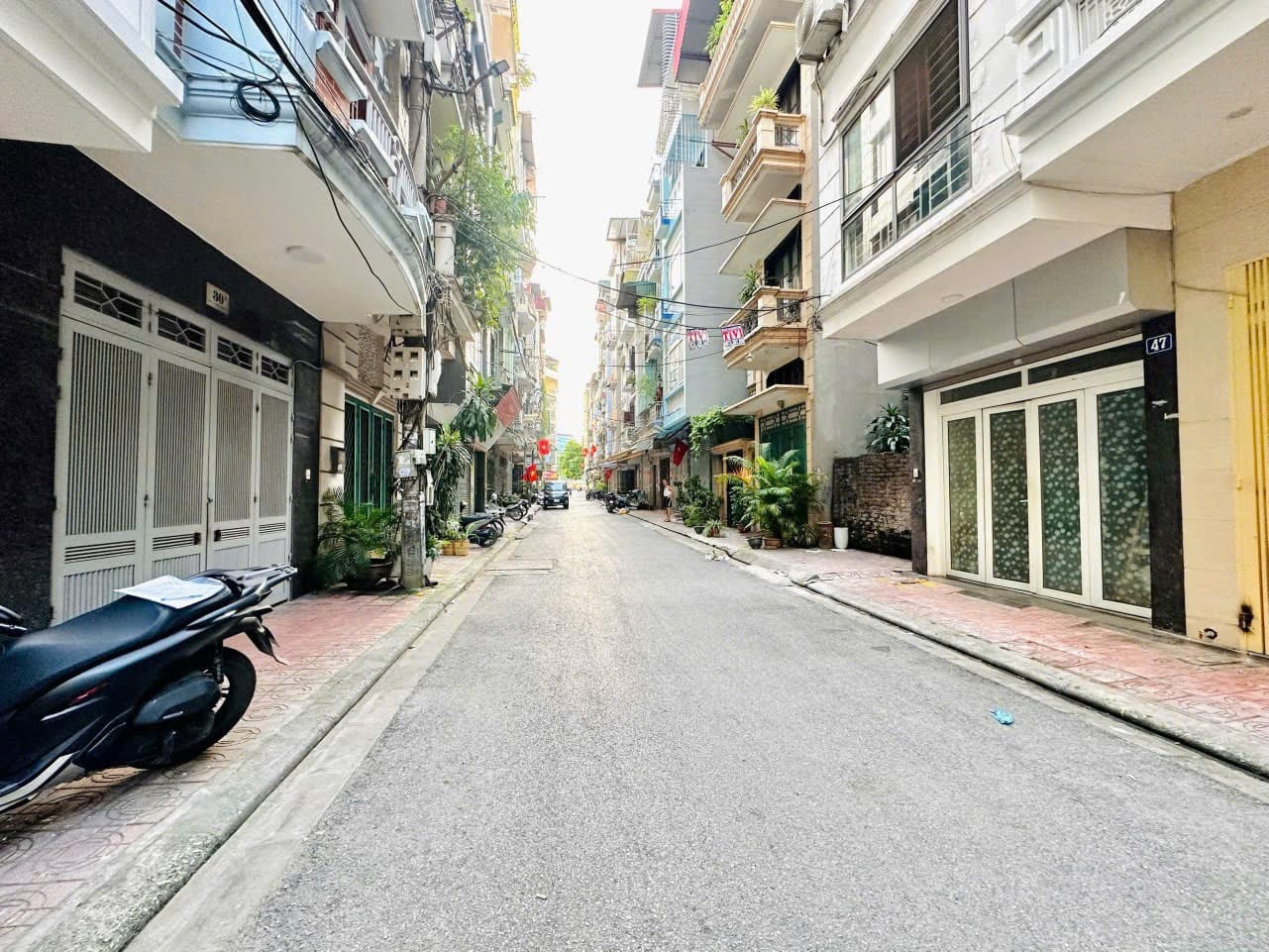 Giá rẻ phân lô Mai Anh Tuấn, Đống Đa, nhà đẹp ở luôn, gara Ôtô, đường 7m, 50m chỉ 12 tỷ