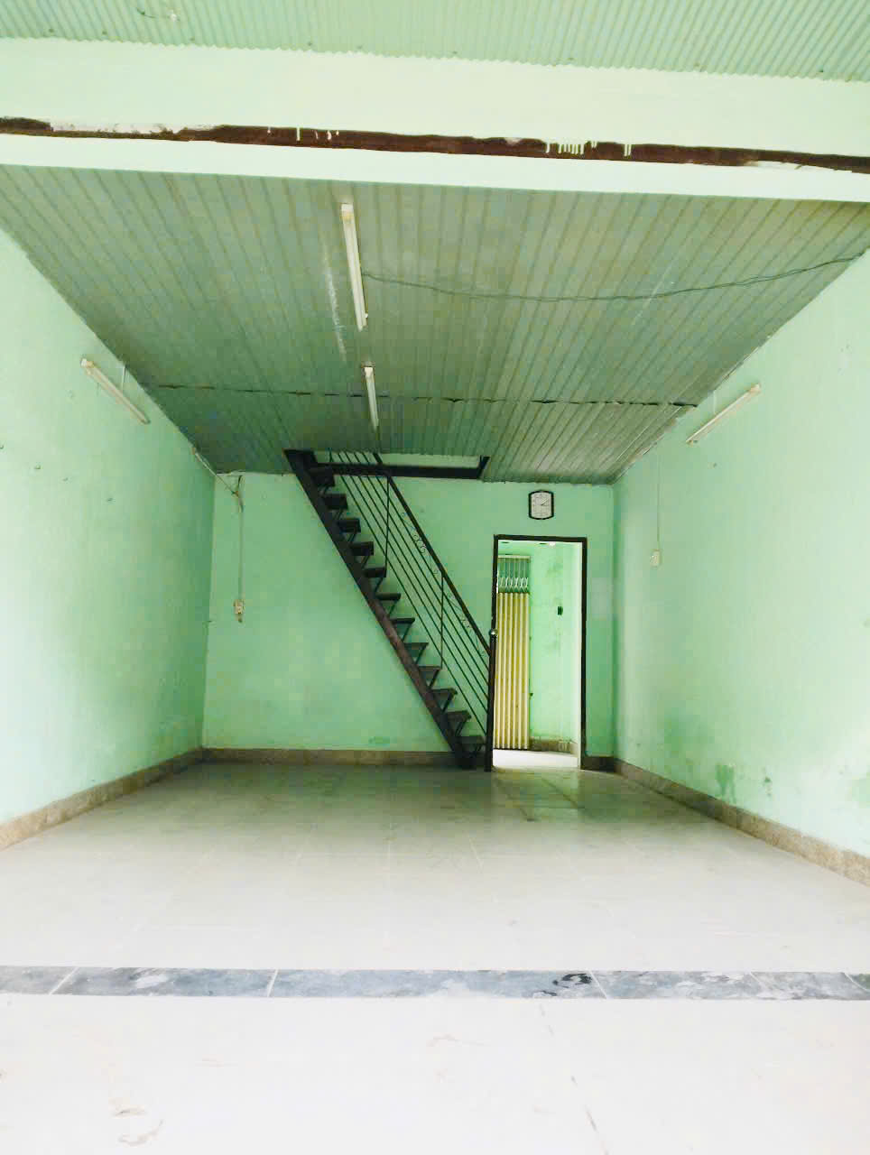 HÀNG HIẾM - NHÀ 2 TẦNG - 44M2 HẺM Ô TÔ LÊ LỢI GẦN CHỢ HÓC MÔN - NHỈNH 2 TỶ.