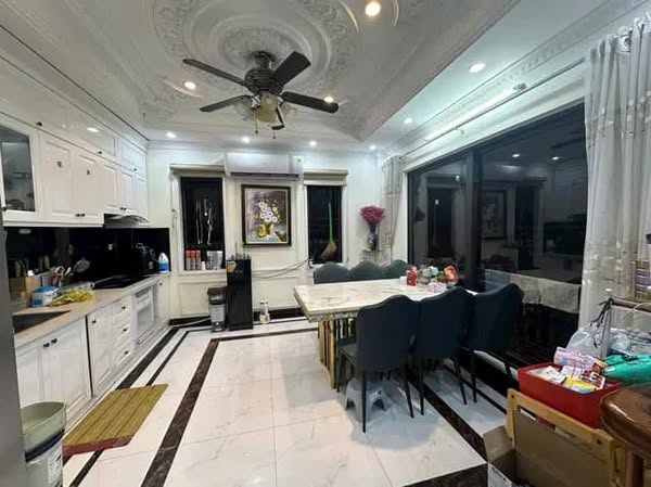 SIÊU PHẨM. SÀI ĐỒNG - LONG BIÊN - NHÀ LÔ GÓC - OTO ĐỖ CỔNG - 10M OTO TRÁNH - DÂN XÂY THIẾT KẾ TỶ MỈ SANG TRỌNG - FULL NỘI THẤT CAO CẤP