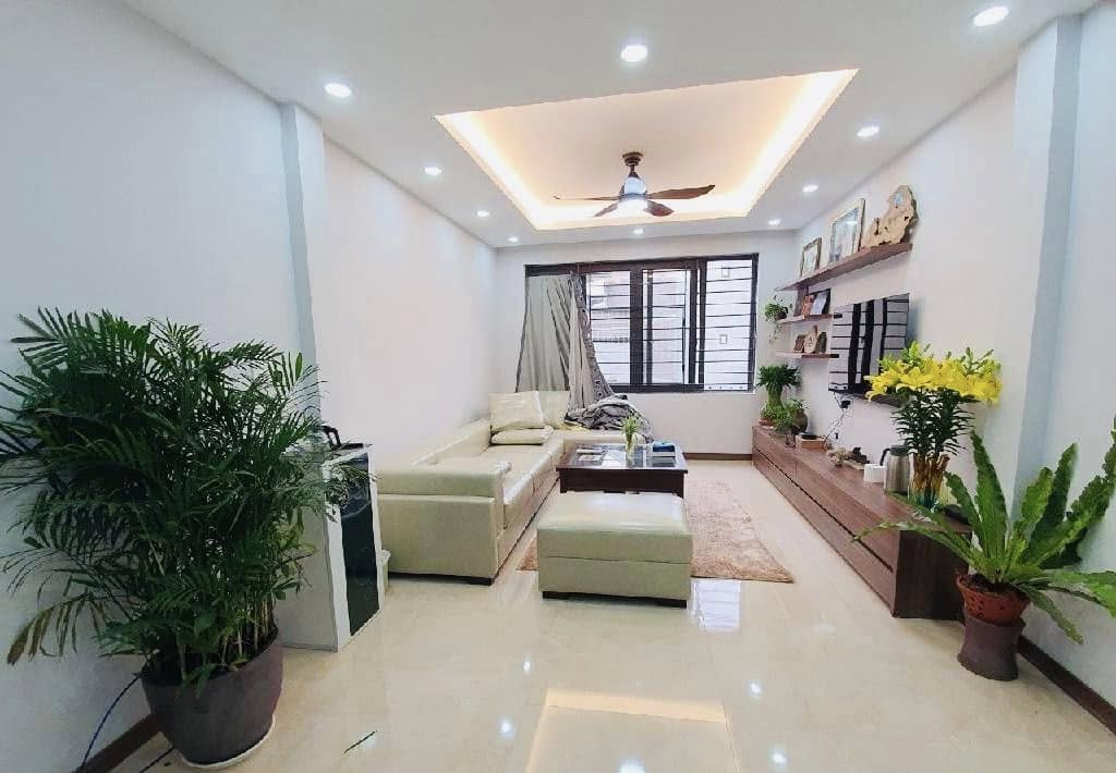 BÁN NHÀ ĐẸP VIỆT HƯNG – LONG BIÊN. DIỆN TÍCH 63M, 4 TẦNG MẶT TIỀN RỘNG ĐẸP. KHU VỰC TRUNG TÂM HÀNH CHÍNH QUẬN, VỪA Ở