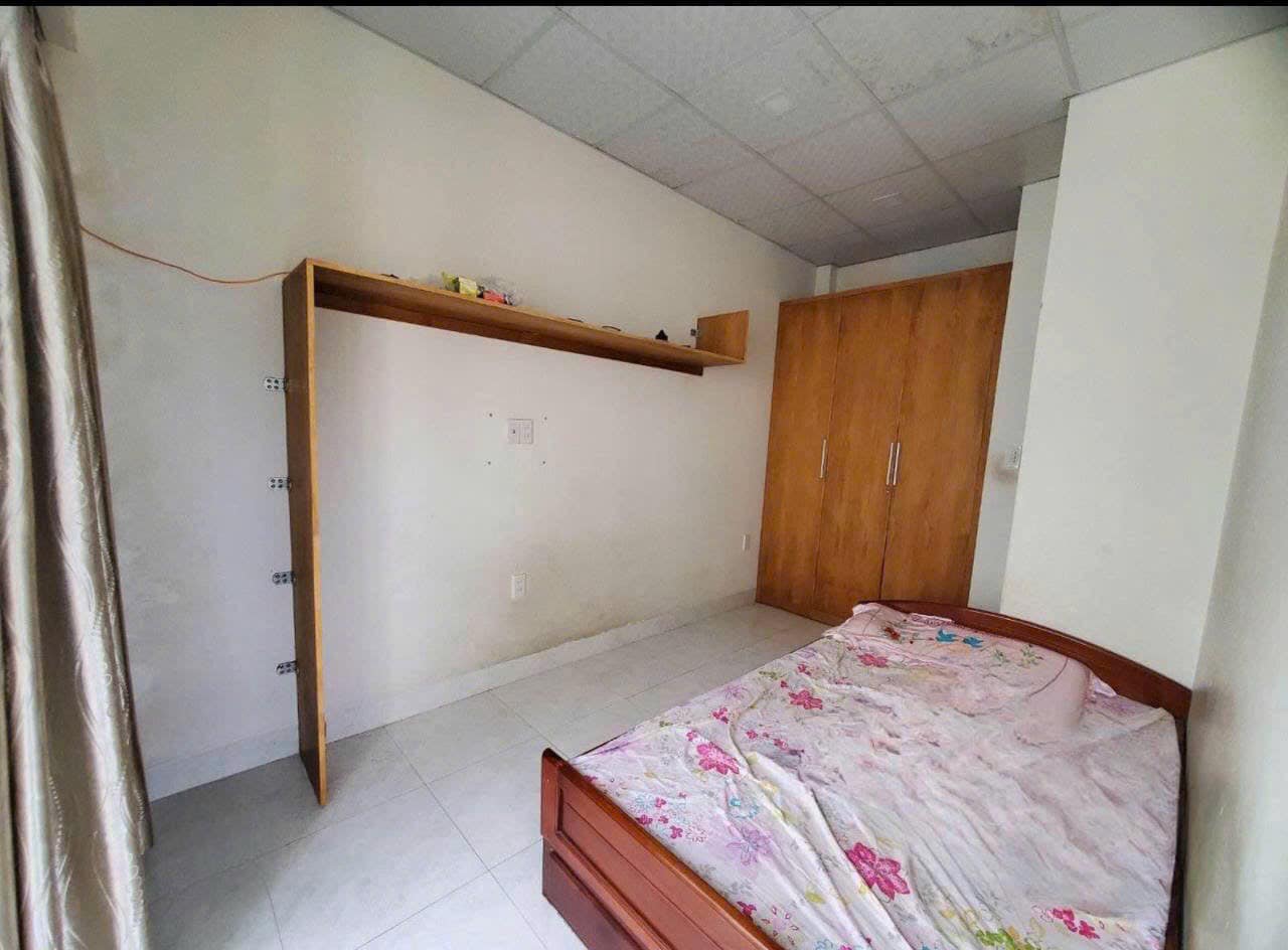 Bán Nhà 3 Tầng Hẻm Lê Hồng Phong, Nha Trang Diện tích: 20.7m² - Giá: 1.6 Tỷ