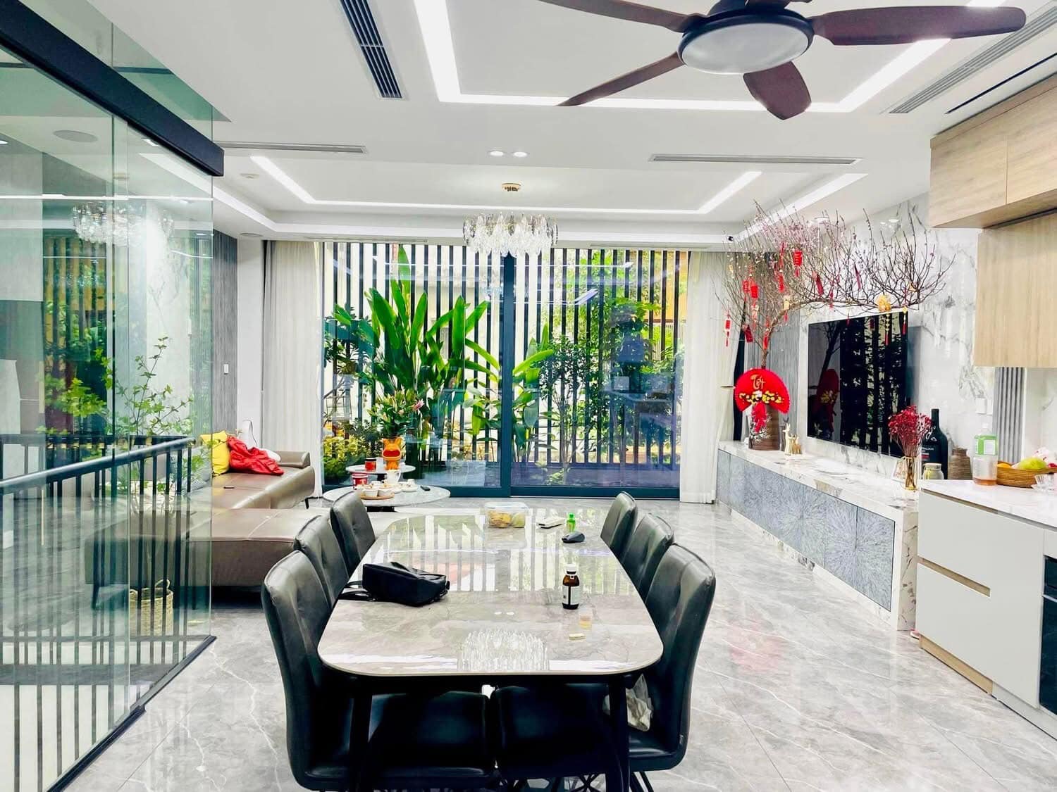 SIÊU PHẨM CỰC ĐẸP-CỰC ĐỈNH HAI BÀ -PH LÔ -THÔNG -GARA 2 Ô TÔ 7 CHỖ -NỘI THẤT TIỀN TỶ -THOÁNG TRƯỚC SAU -K DOANH VIP-KIM NGƯU 82m2 x 7TẦNG x 6.2mMT- 2x TỶ