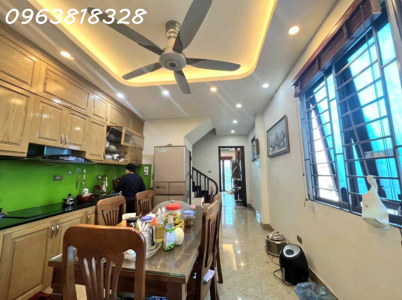 NHÀ ĐẸP BÊN MỸ Ở NGAY - 2 THOÁNG - NGÕ NÔNG GẦN Ô TÔ - SỔ HOA HẬU - TIỆN ÍCH ĐỈNH - 40m2 NHỈNH 6 TỶ