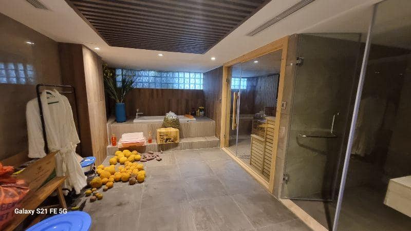 BIỆT THỰ ĐẲNG CẤP NHẤT CIPUTRA – VIEW TỶ ĐÔ SÂN GOLF VÀ HỒ CÁ SIÊU ĐẸP – THANG MÁY HIỆN ĐẠI DIỆN TÍCH 441M - GIÁ CHỈ