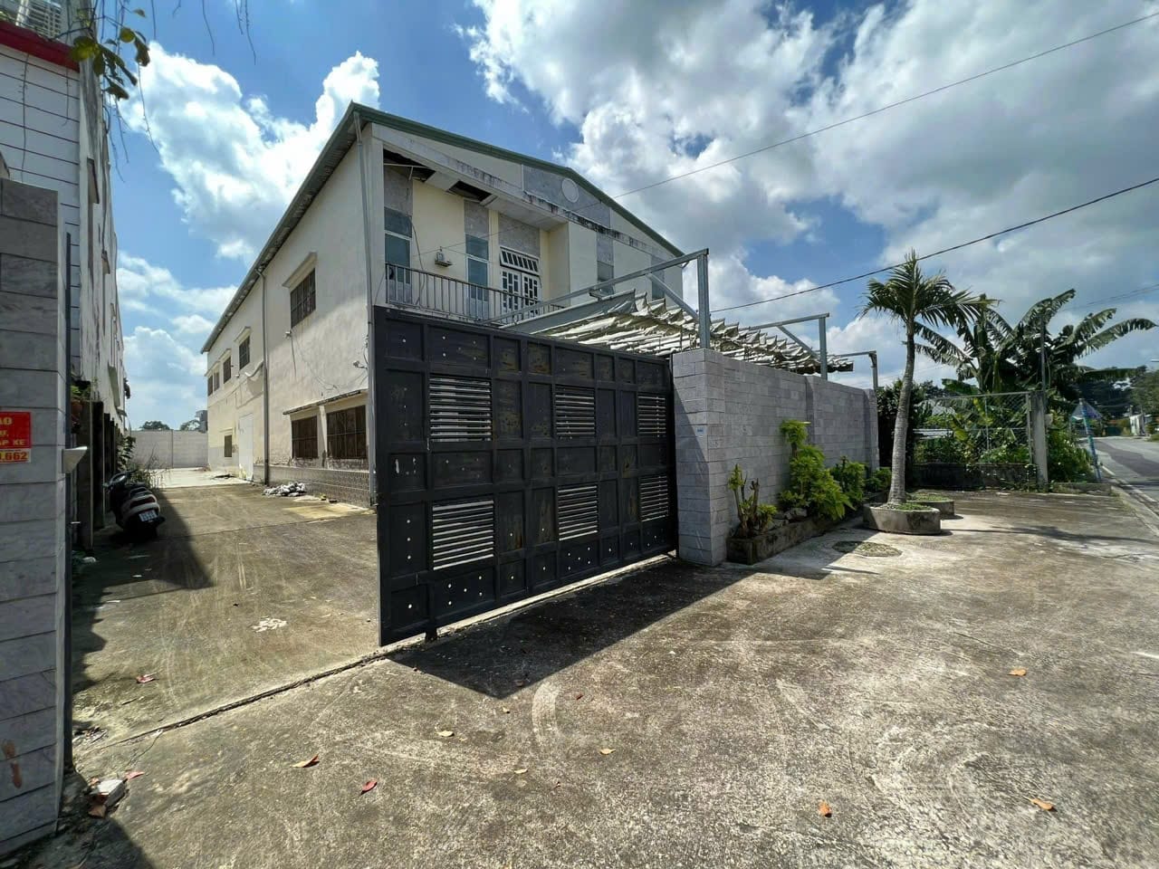 Bán nhà mặt tiền 2 tầng 18x50m giá 25 tỷ ĐườngTân Hiệp 44, Hóc Môn