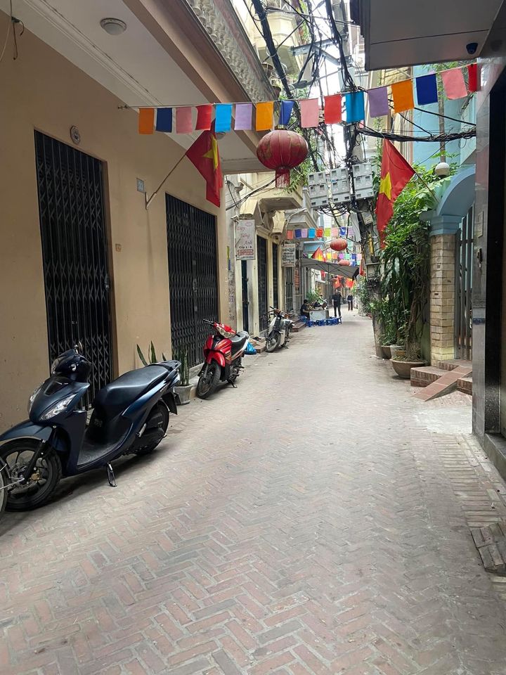 BÁN ĐẤT TẶNG NHÀ THUỴ KHUÊ THÔNG VÕNG THỊ 138/150M2 _ MẶT TIỀN 8,3M - LÔ GÓC - THÔNG SỐ ĐẸP CHO ĐẦU TƯ CHIA LÔ HOẶC XÂY NHÀ DÒNG TIỀN - VỊ TRÍ & TIỆN ÍCH