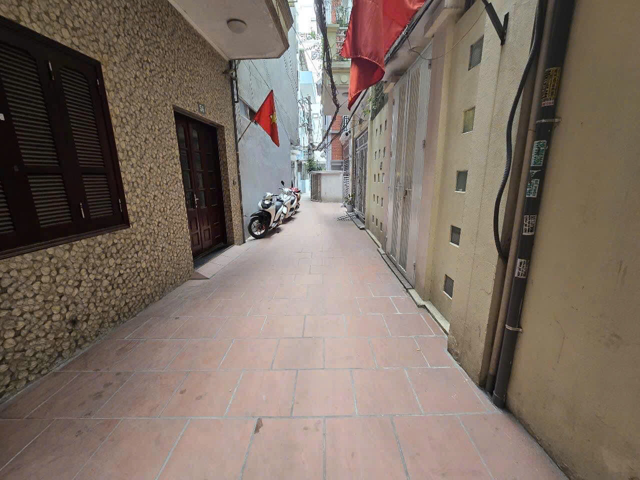 MUA Ở HOẶC ĐẦU TƯ NHÀ PHÙNG CHÍ KIÊN - CẦU GIẤY - 41/45M2 _ MẶT TIỀN 3,5M _ 4 TẦNG DÂN XÂY KIÊN CỐ KHUNG CỘT CHẮC CHẮC