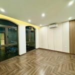  690m2 - 6